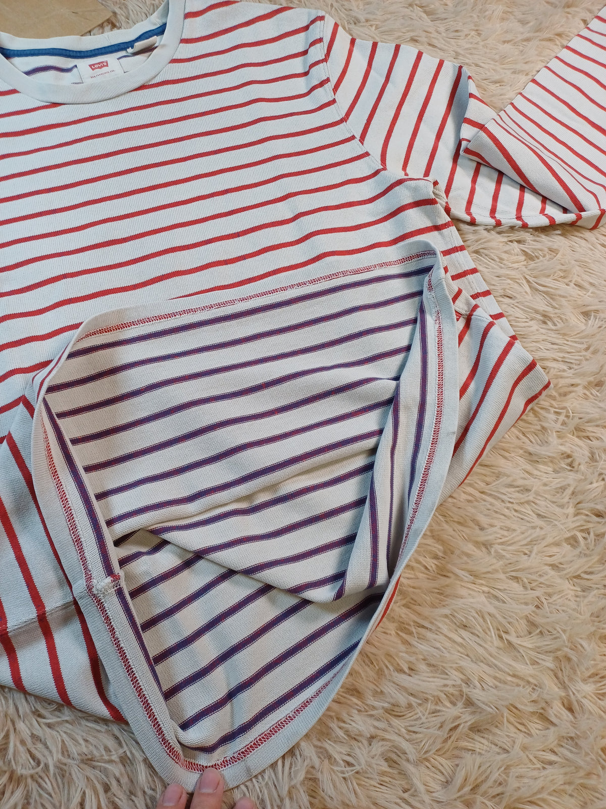 Sweat Levi's rayé rouge et blanc – Taille M
