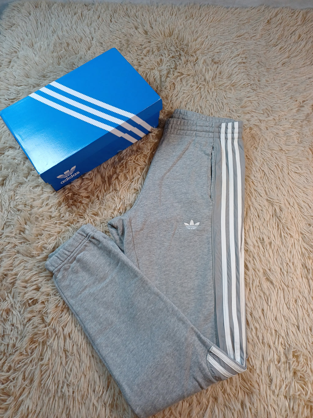 Jogging adidas gris – Taille L