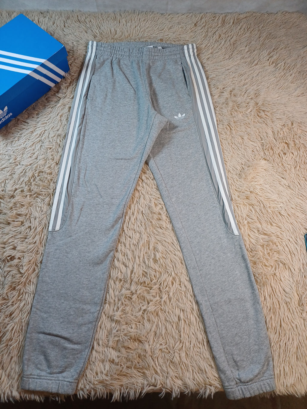 Jogging adidas gris – Taille L