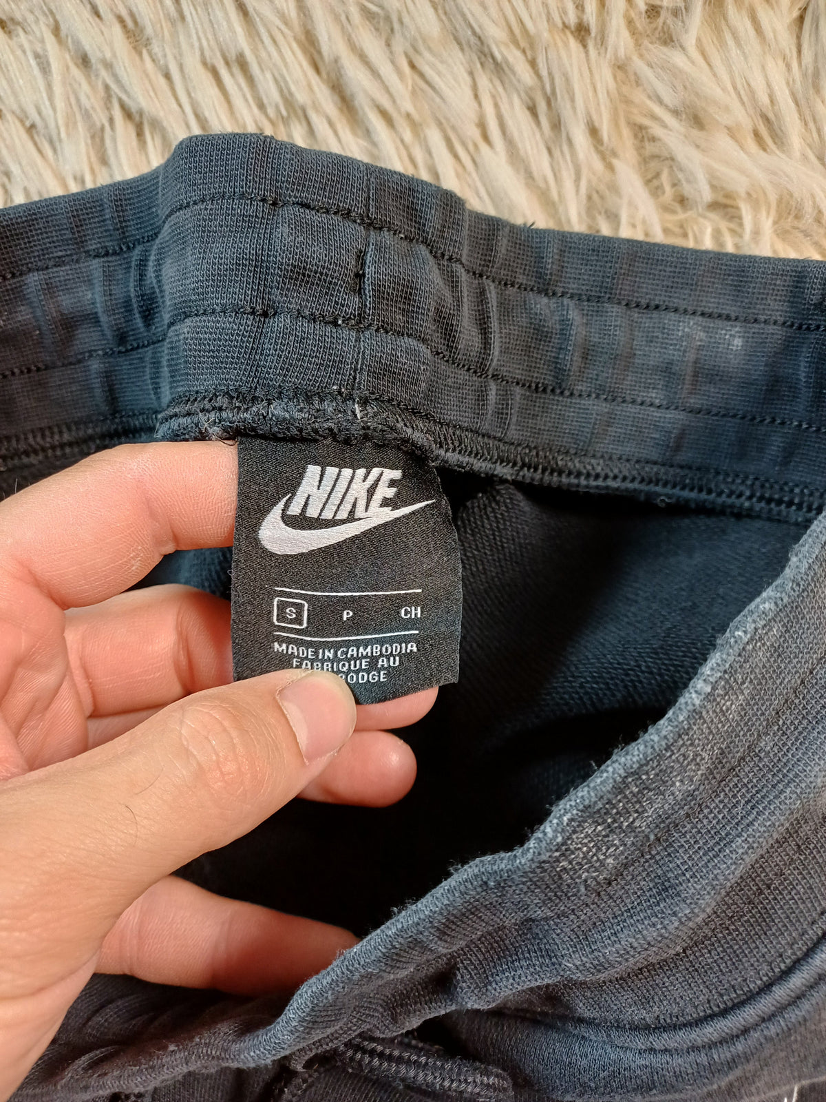 Jogging Nike noir logo latéral – Taille S