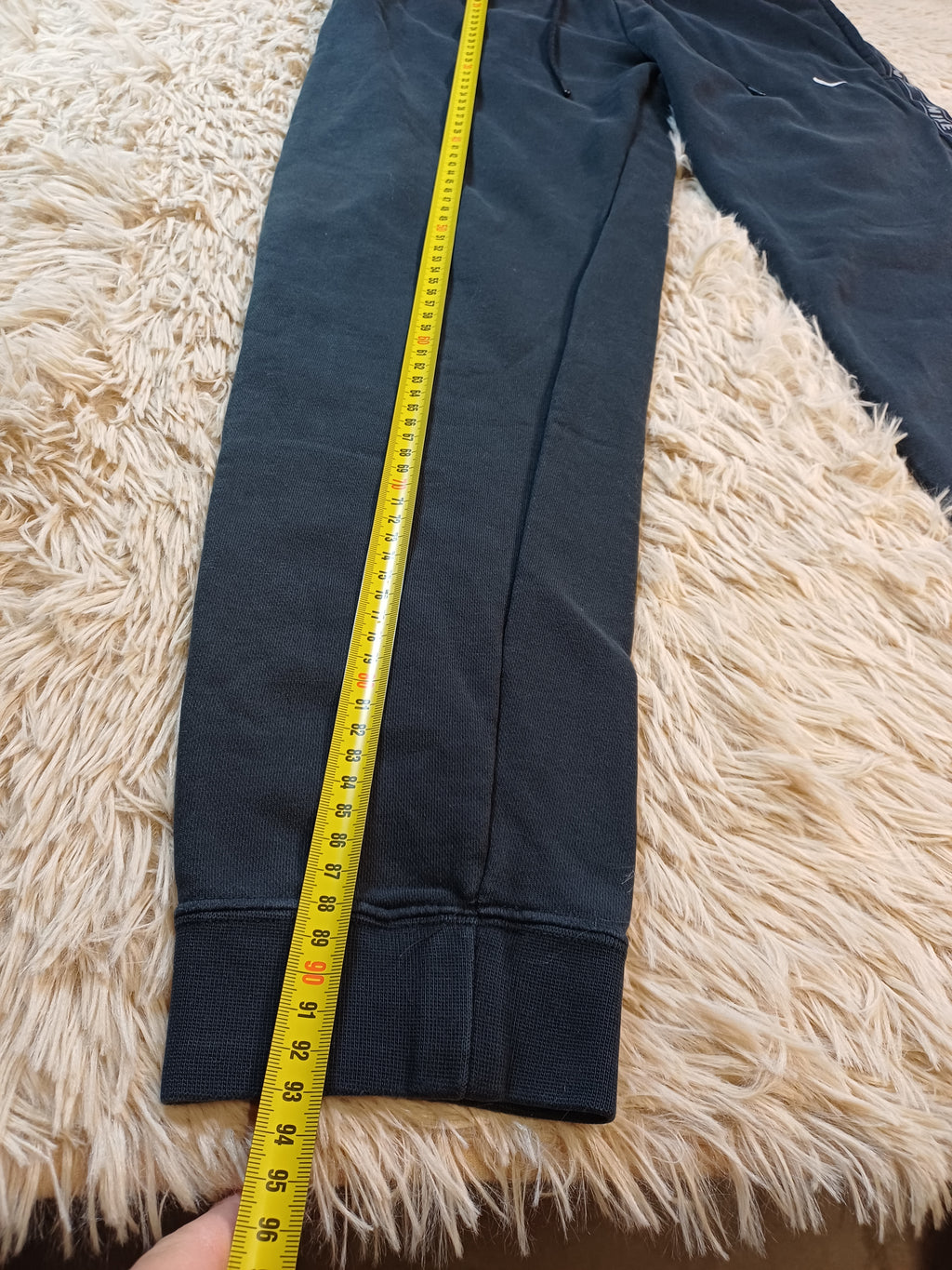 Jogging Nike noir logo latéral – Taille S