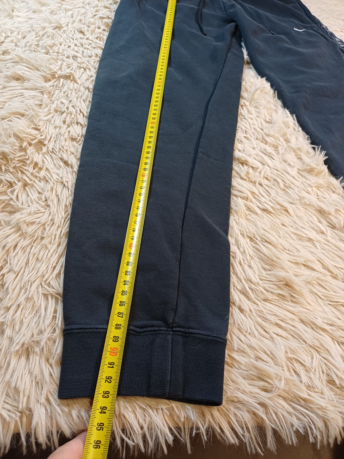 Jogging Nike noir logo latéral – Taille S