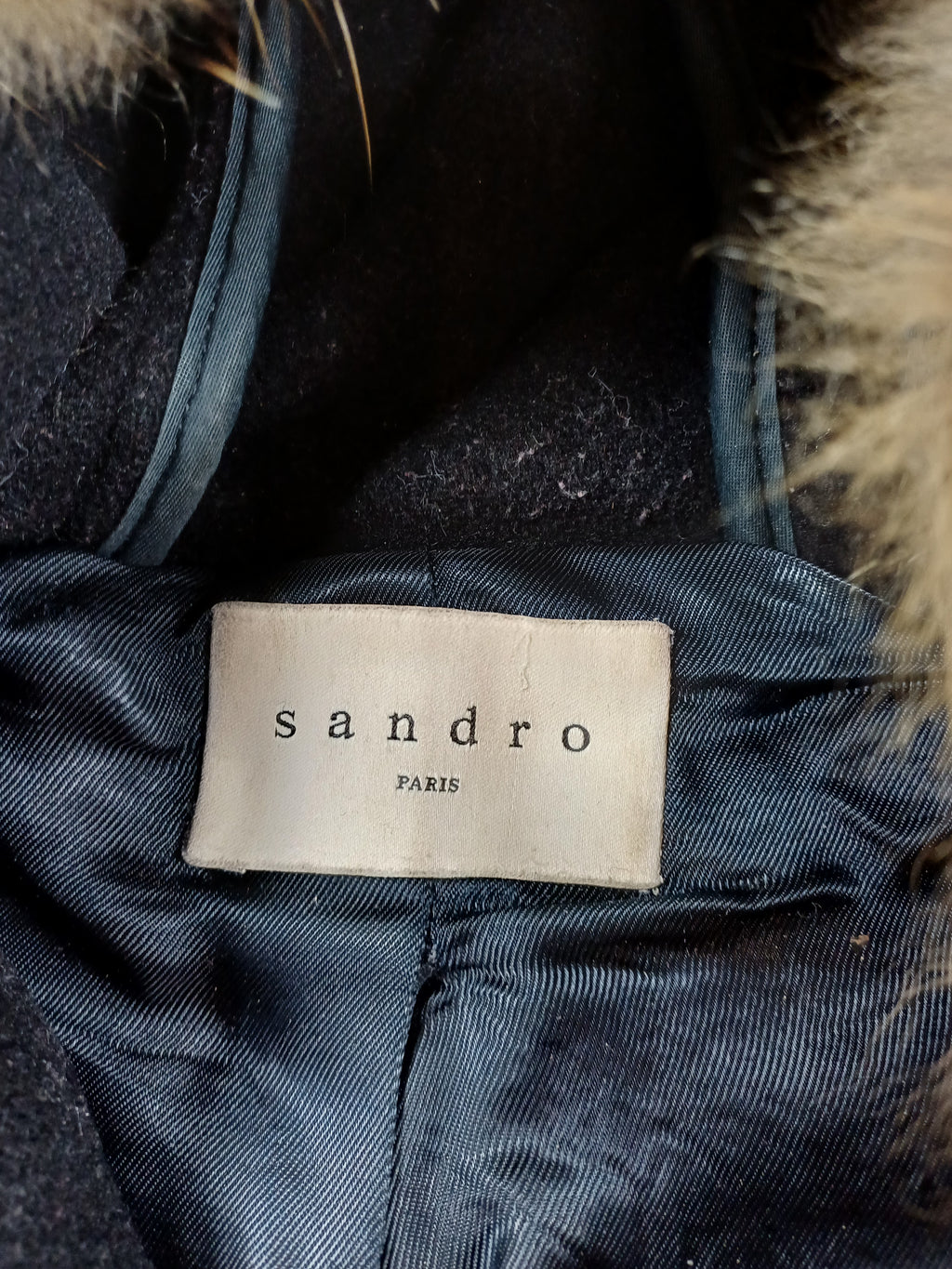 Manteau Sandro noir à capuche fourrure – Taille 38 / M
