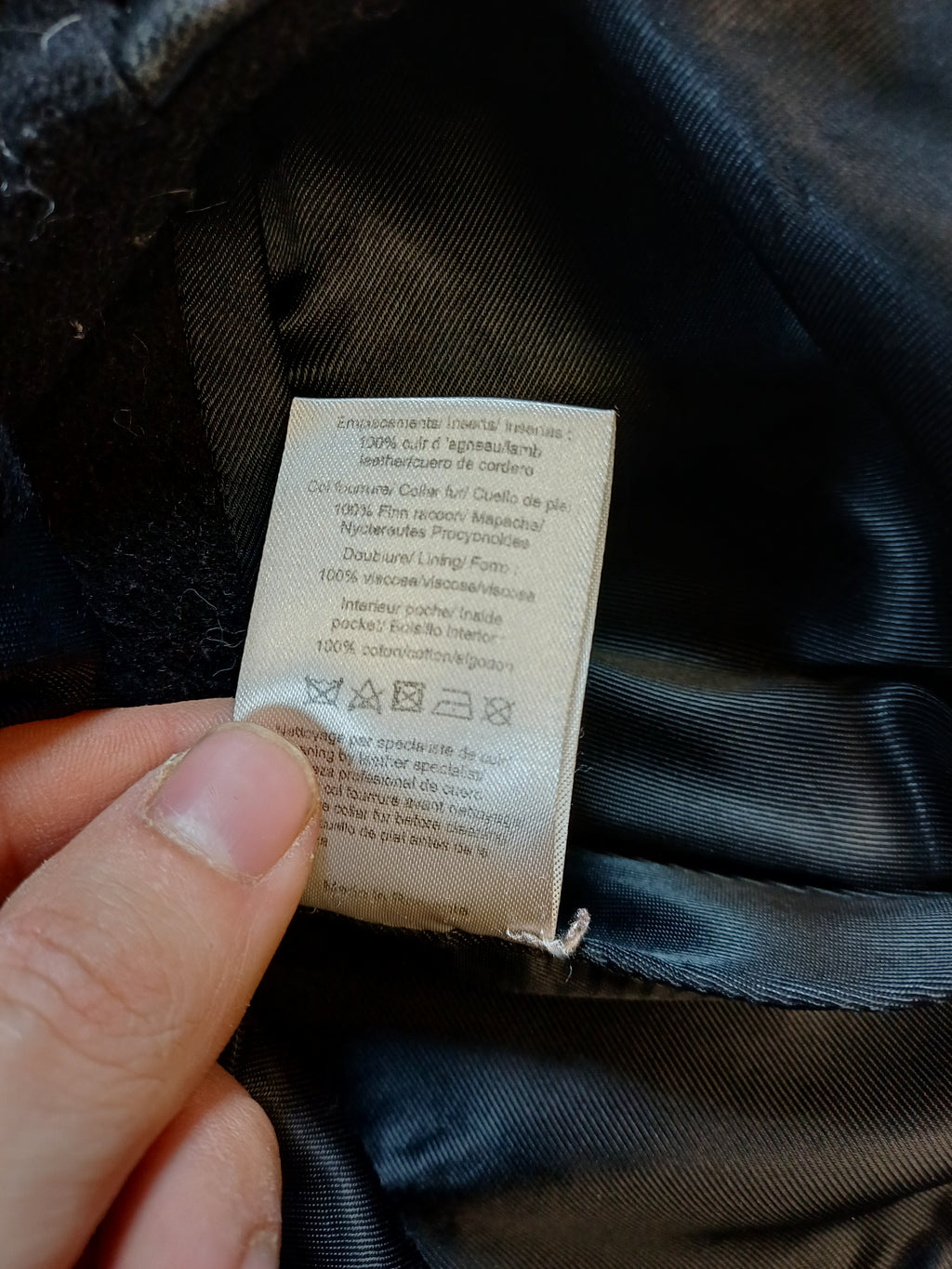 Manteau Sandro noir à capuche fourrure – Taille 38 / M