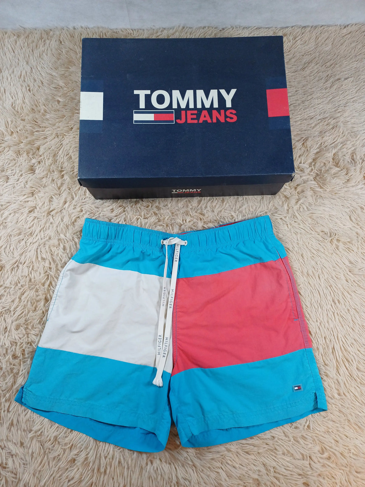 Short de bain Tommy Hilfiger bleu rouge blanc — Taille M Tommy Hilfiger