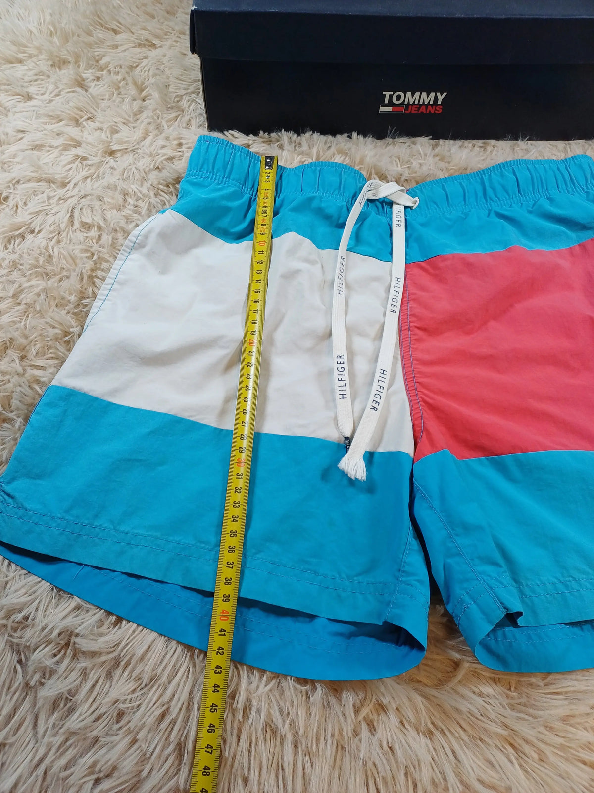 Short de bain Tommy Hilfiger bleu rouge blanc — Taille M Tommy Hilfiger