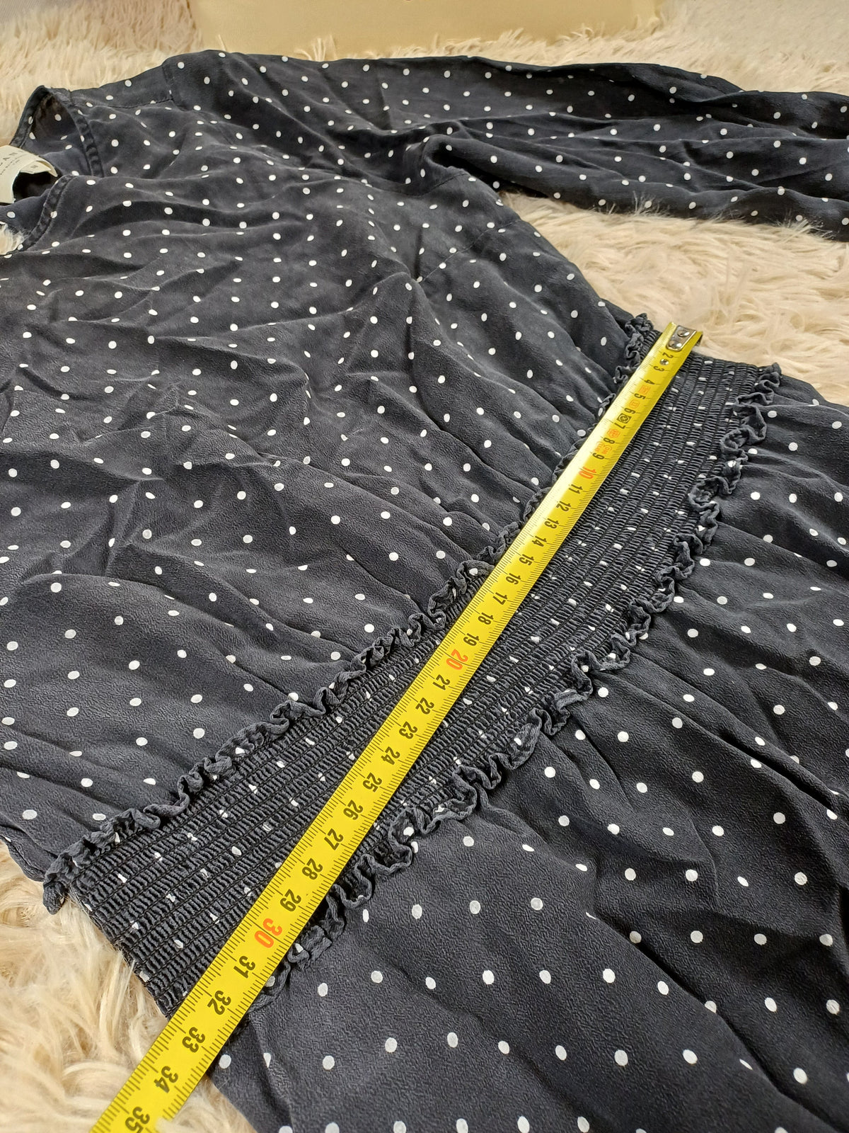 Robe Sézane noire à pois en soie – Taille 38 Sézane
