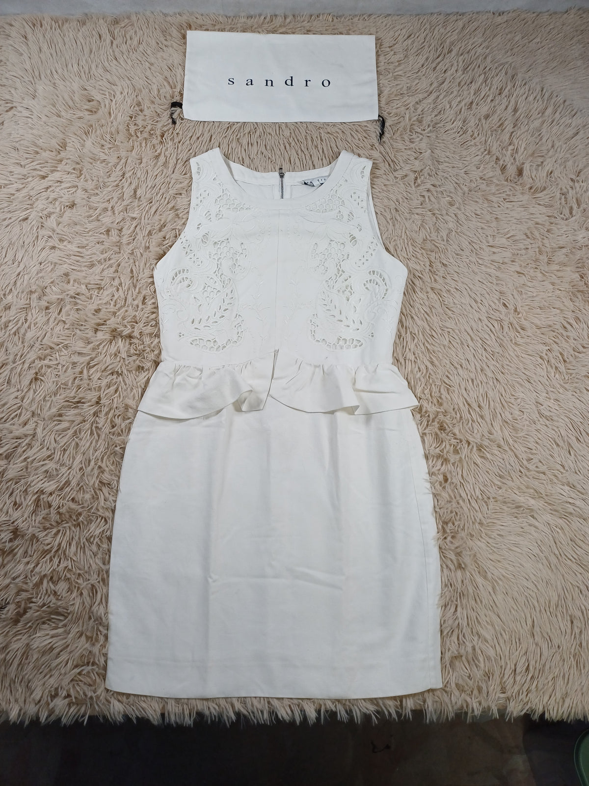 Robe Sandro blanche en dentelle – Taille 40