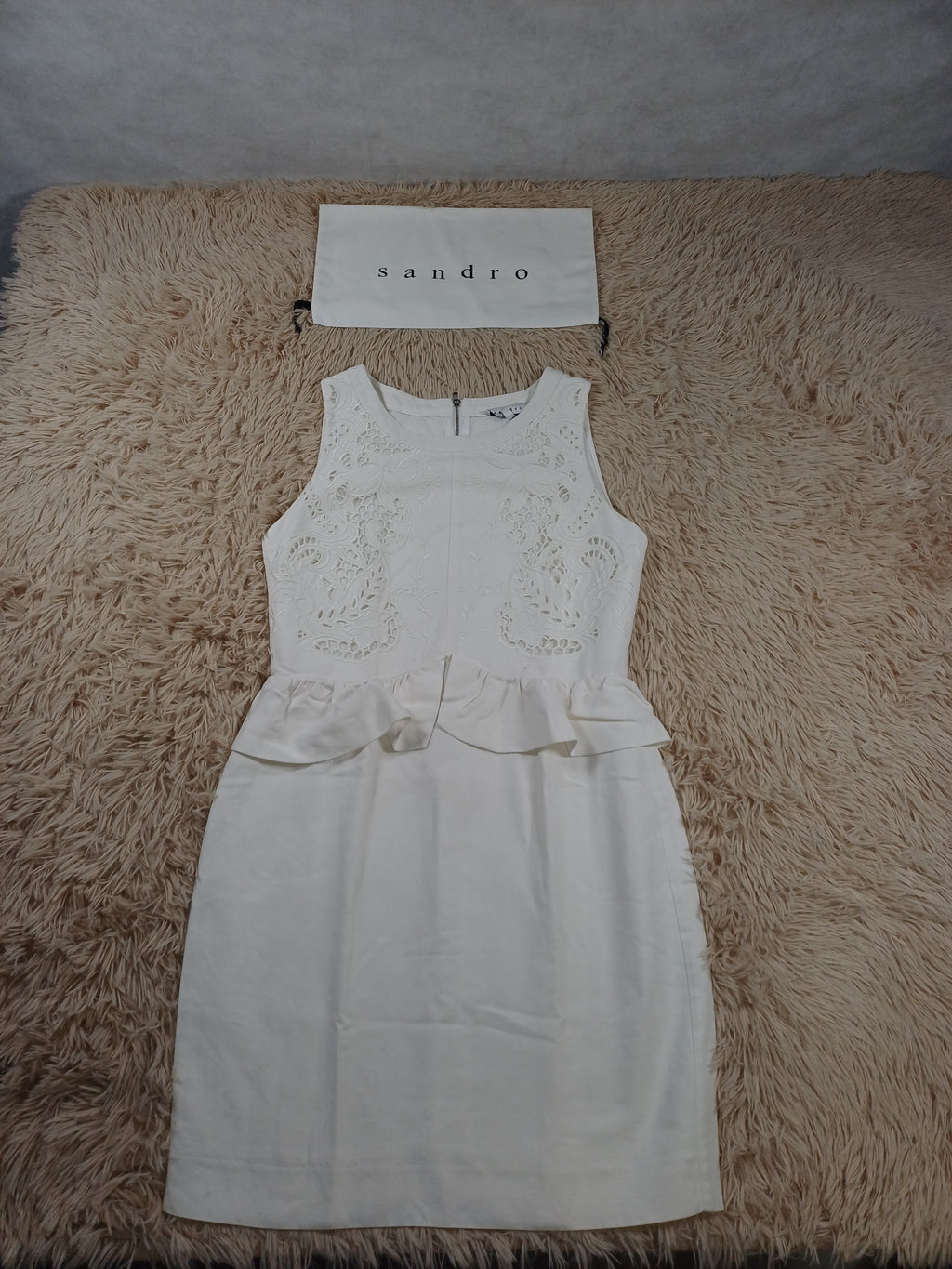 Robe Sandro blanche en dentelle – Taille 40