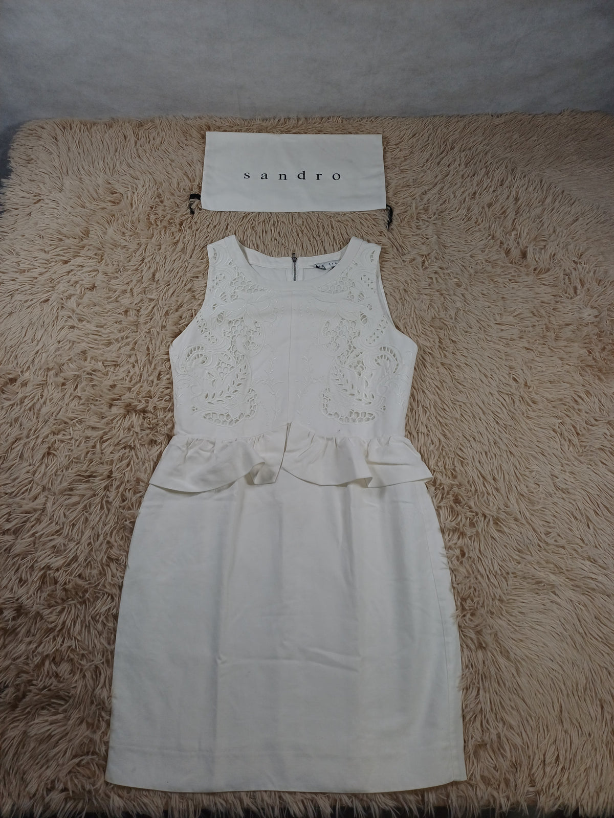 Robe Sandro blanche en dentelle – Taille 40