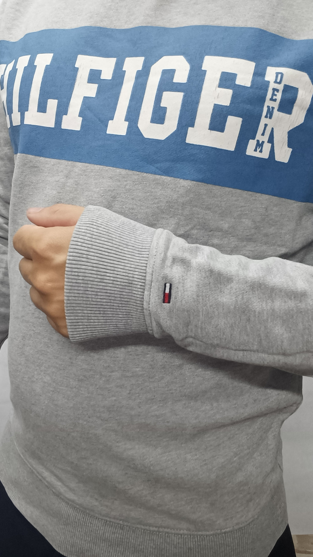 Sweat Tommy Hilfiger Gris - Taille S