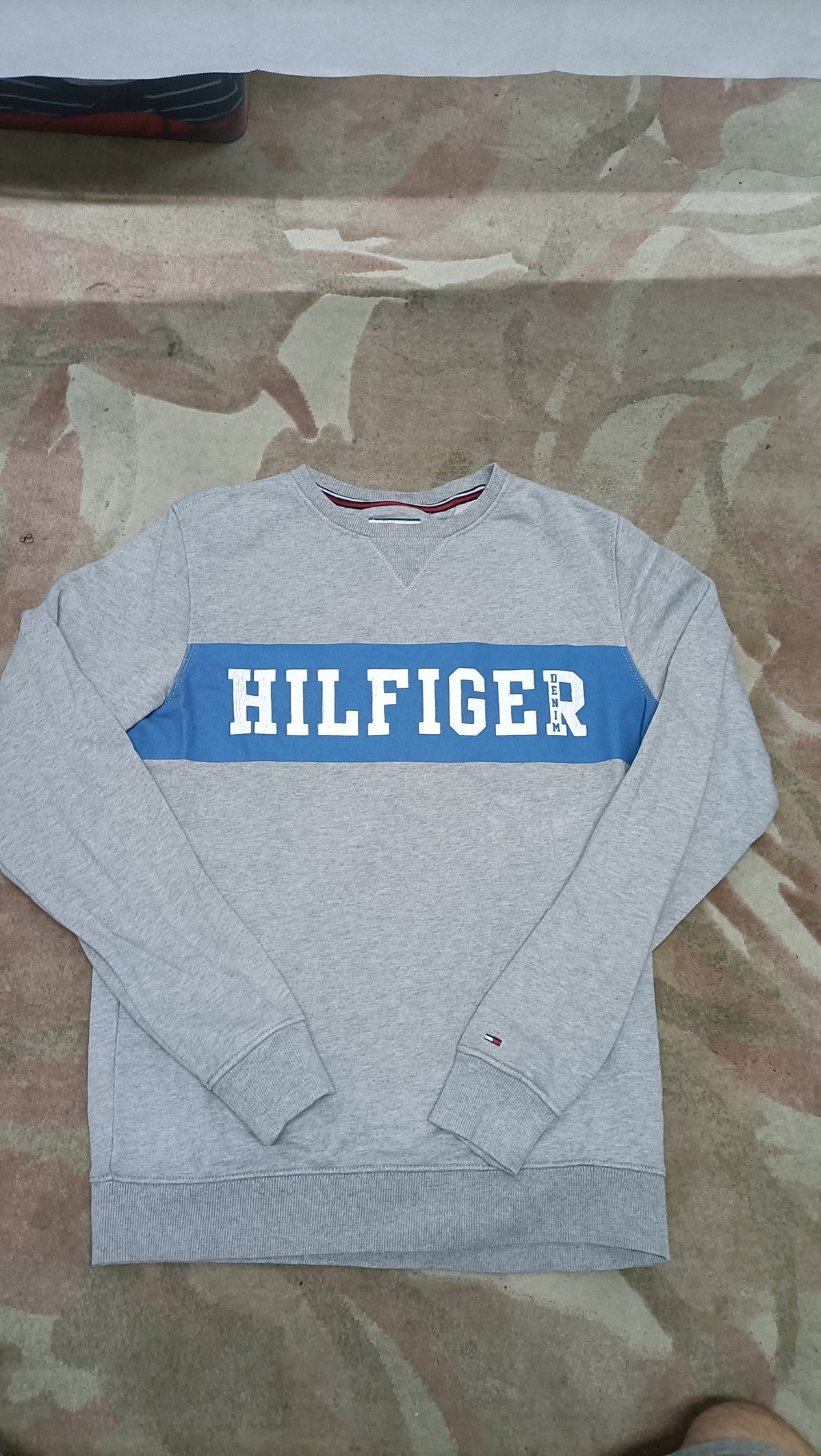Sweat Tommy Hilfiger Gris - Taille S