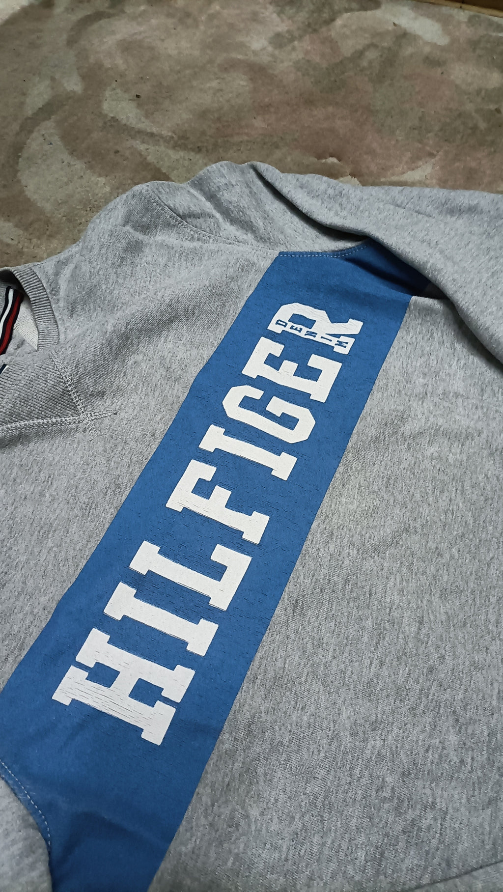 Sweat Tommy Hilfiger Gris - Taille S